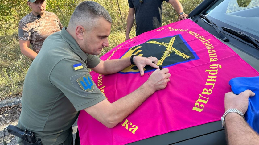 Відео Переобладнання пікапу в мобільну майстерню для 92 ОМБр ім. Івана Сірка 2