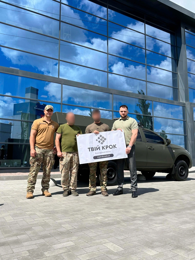 Фото до проекту Converting a pickup truck into a mobile workshop for the special unit OMEGA of the National Guard of Ukraine 1