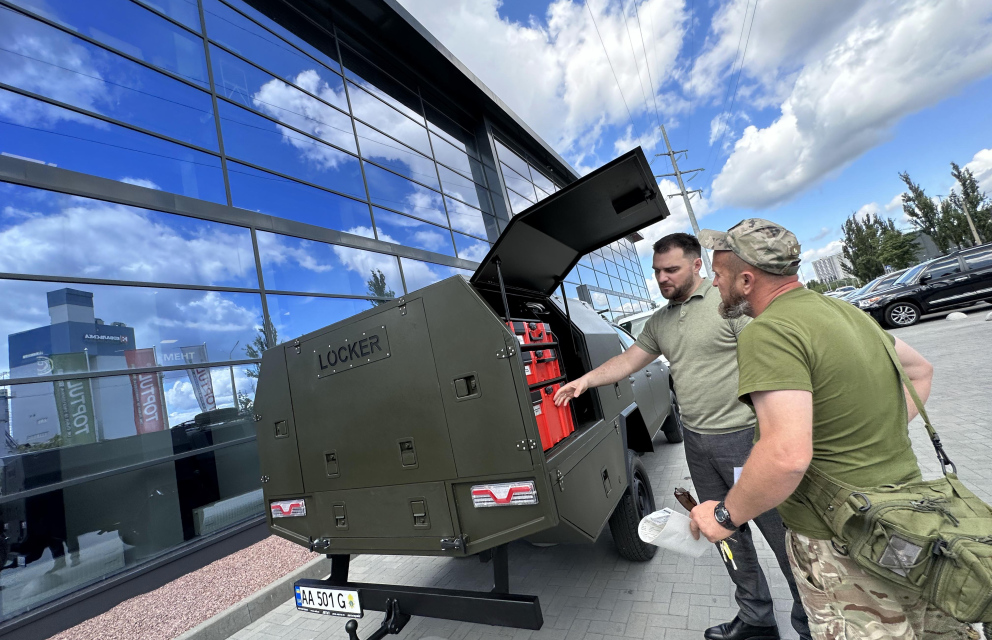 Дивитись фото Мобільна майстерня передана військовим спеціального призначення ОМЕГА Національної гвардії України