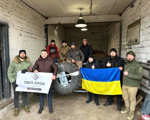 Ще більше фото Прес верстат для монтажу-демонтажу Run-Flat вставок броньованих коліс для бригади Кара-Даг Гвардія наступу
