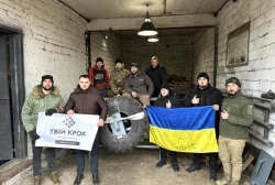 Ще більше фото Передали бригаді Кара-Даг Гвардія наступу прес-верстат для Run-Flat вставок броньованих коліс