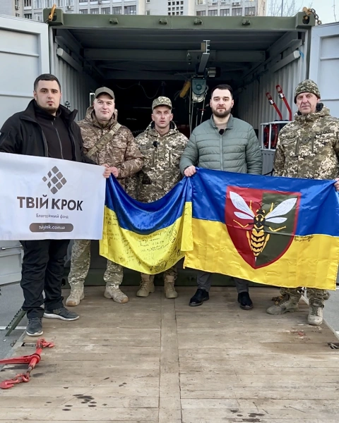 Ще більше фото Вантажний мобільний шиномонтажний комплекс на базі контейнеру для 38-го Зенітного ракетного полку