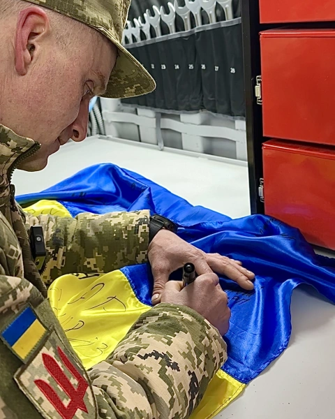 Ще більше фото Вантажний мобільний шиномонтажний комплекс на базі контейнеру для 38-го Зенітного ракетного полку