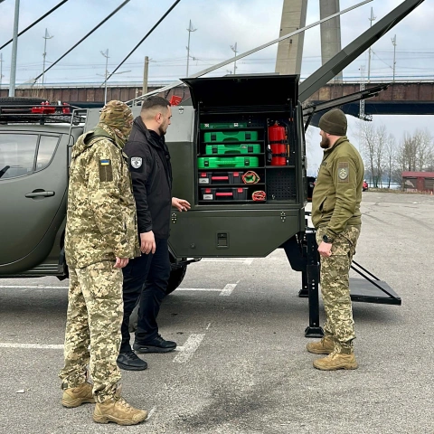 Ще більше фото Мобільна майстерня для ремонту техніки для 31-ої окремої механізованої бригади ЗСУ