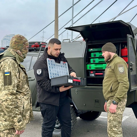 Ще більше фото Мобільна майстерня для ремонту техніки для 31-ої окремої механізованої бригади ЗСУ