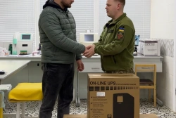 Ще більше фото Прилади бесперебійного живлення для військового шпиталю