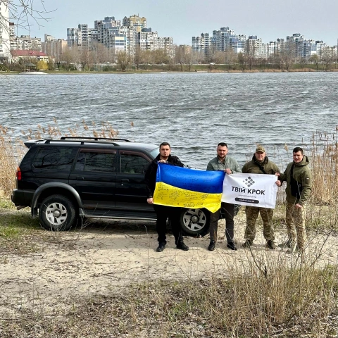 Ще більше фото Повнопривідний автомобіль для 36-ого шляхо-відновлювального полку