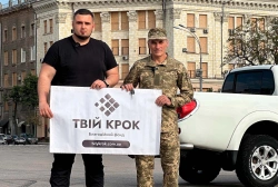 Ще більше фото Передали останню з трьох автівок для 461-го окремого піхотного батальйону