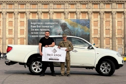 Ще більше фото Передали останню з трьох автівок для 461-го окремого піхотного батальйону