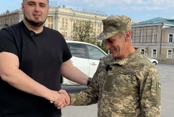 Ще більше фото Передали останню з трьох автівок для 461-го окремого піхотного батальйону