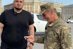 Ще більше фото Передали останню з трьох автівок для 461-го окремого піхотного батальйону
