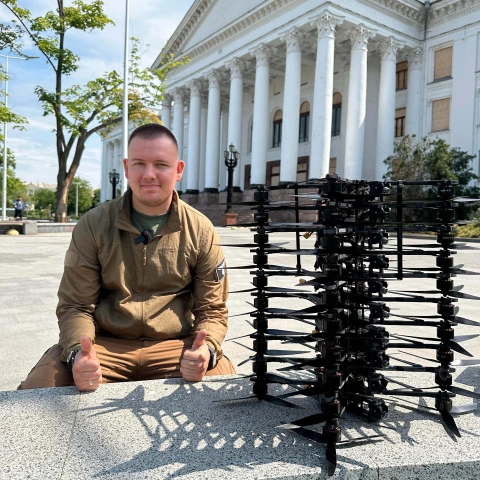 Ще більше фото Десять FPV дронів та аккумуляторів для 54-ої окремої механізованої бригади
