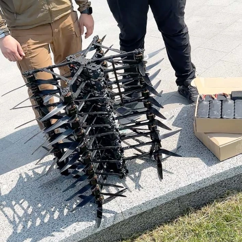 Ще більше фото Десять FPV дронів та аккумуляторів для 54-ої окремої механізованої бригади