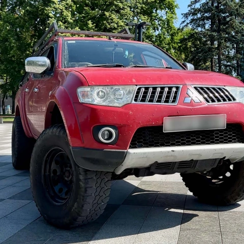 Ще більше фото Пікап для виконання бойових завдань для підрозділу "Ясні Очі" 23-ої ОМБр