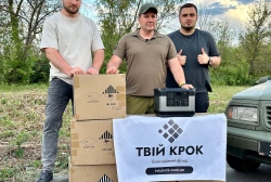 Ще більше фото Успішно передано 8 потужних зарядних станцій для 121-ої окремої бригади ТРО!