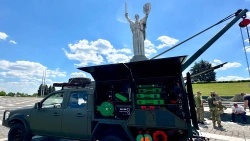 Ще більше фото Переобладнання пікапу в майстерню Locker та універсальна майстерня в контейнері для 45-ої ОАБр