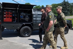 Ще більше фото Передали дві мобільні майстерні Locker до двох батальйонів 112-ої окремої бригади ТРО