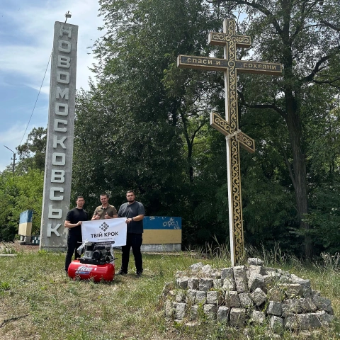 Ще більше фото Koмпpecop пopшнeвий для 66-го мобільного військового госпіталя