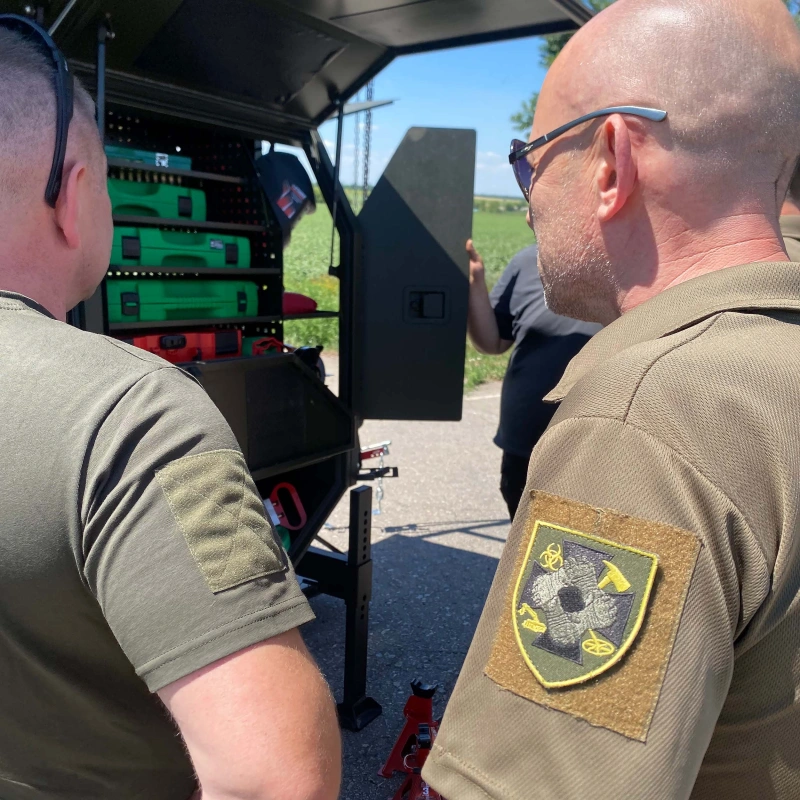Фото до проекту Locker Mobile Repair Shop for the 92nd Separate Support Battalion 7