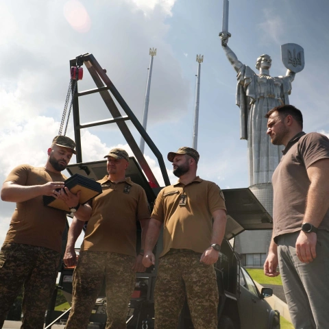 Ще більше фото Три мобільні майстерні Locker для 3-ої бригади оперативного призначення НГУ