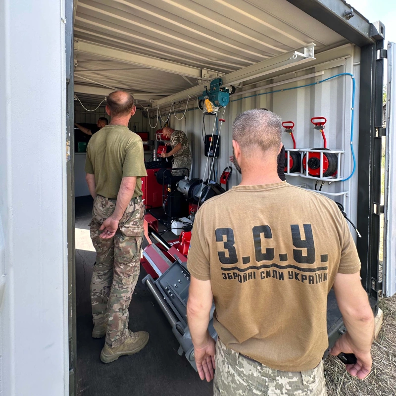Фото до проекту Big-Locker cargo mobile tire changing complex for the 214th separate special battalion OPFOR 4