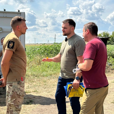 Ще більше фото Вантажний мобільний шиномонтажний комплекс Big-Locker для 214-го окремого спеціального батальйону OPFOR