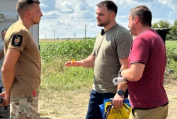 Ще більше фото Передали вантажний мобільний шиномонтажний комплекс Big-Locker для 214-го окремого спеціального батальйону OPFOR