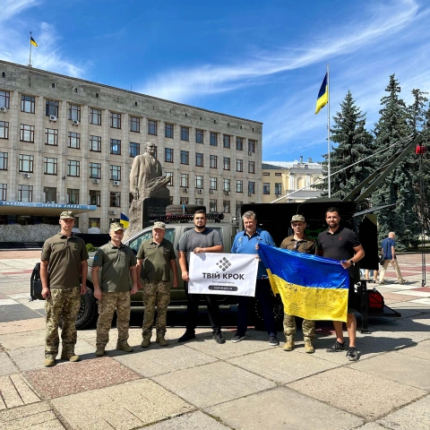 Ще більше фото Переобладнання пікапу в майстерню Locker для 153-ої ОМБр
