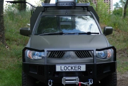 Ще більше фото Пікап Mitsubishi L200 для 63-ої ОМБр став основою ремонтної майстерні