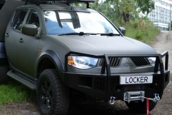 Ще більше фото Пікап Mitsubishi L200 для 63-ої ОМБр став основою ремонтної майстерні