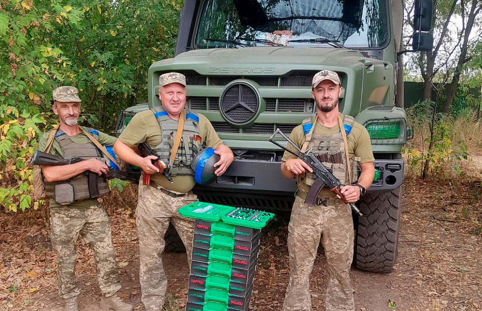 Дивитись фото Передано 10 наборів інструментів для ремвзводу Тилу Збройних Сил України