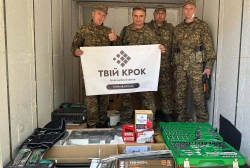 Ще більше фото Передали допомогу для медичного центру НГУ