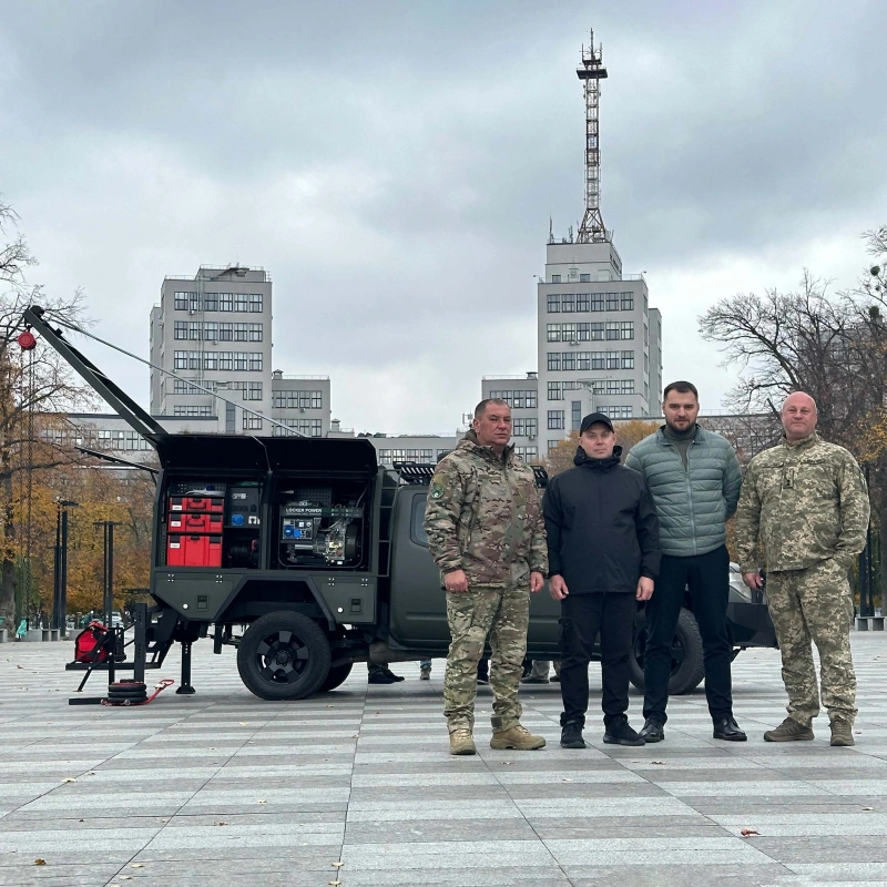 Фото до проекту Conversion of a pickup truck to a Locker workshop for the 135th separate Territorial Defense Battalion 2