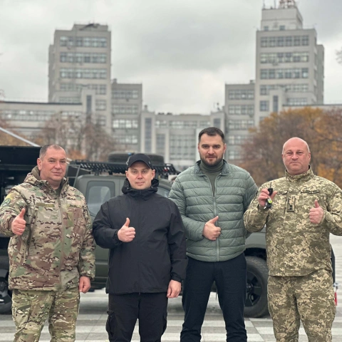 Ще більше фото Переобладнання пікапу в майстерню Locker для 135-го окремого Батальйону Територіальної Оборони