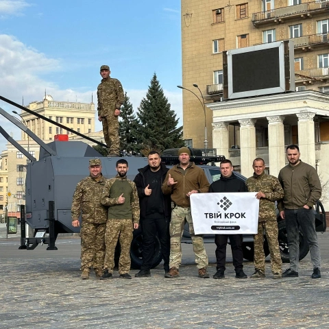 Ще більше фото Мобільна майстерня Locker для ремонту техніки для 13 бригади НГУ Хартія