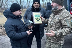 Ще більше фото Передали мобільну майстерню Locker для 145-го ОРВП