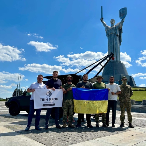Ще більше фото Переобладнання пікапу в майстерню Locker та універсальна майстерня в контейнері для 45-ої ОАБр