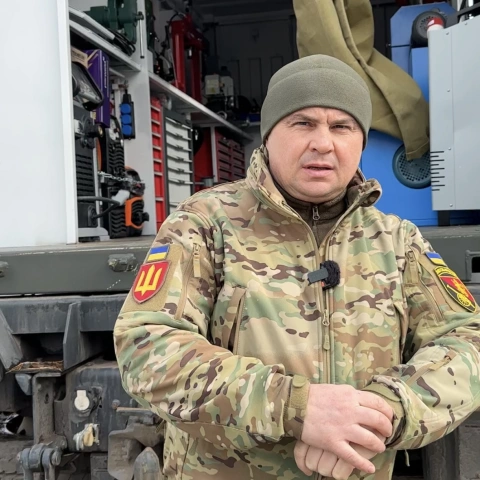Ще більше фото Переобладнання пікапу в майстерню Locker та універсальна майстерня в контейнері для 45-ої ОАБр