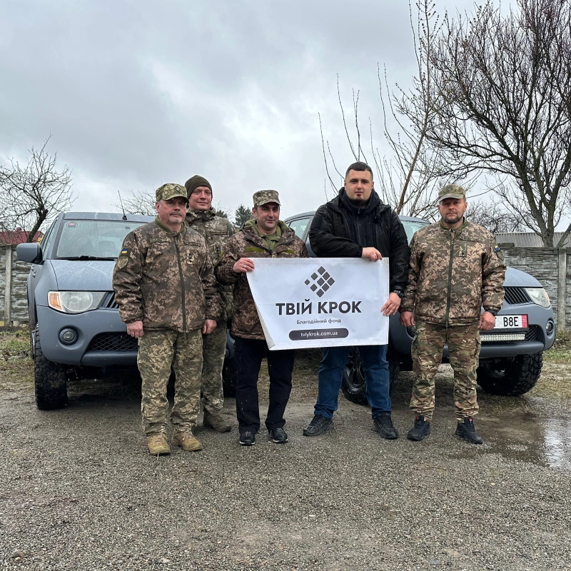 Фото до проекту All-wheel drive pickup, Mavic 3 drone, 6 batteries and a remote antenna for military unit A4745 2