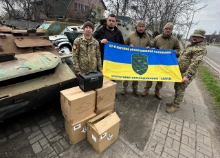 Дивитись фото Зарядні станції передано для 92-го окремого батальйону протитанкових ракетних комплексів