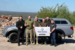 Ще більше фото Передали підготовлену повнопривідну машину для 119-ої бригади ТрО!