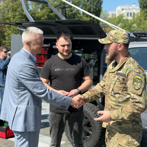 Ще більше фото Мобільна майстерня Locker на базі Isuzu для 92 ОШБр ім. Івана Сірка