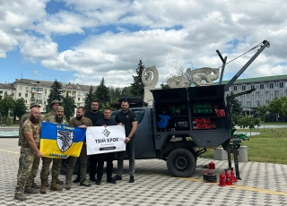 See photo Передали мобільну майстерню Locker для 93-ої ОМБр «Холодний Яр»