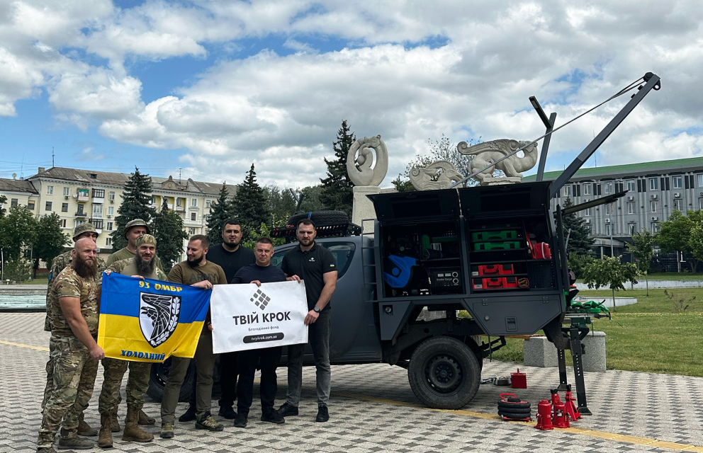 See photo Передали мобільну майстерню Locker для 93-ої ОМБр «Холодний Яр»