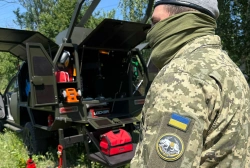 Ще більше фото Передали мобільну майстерню Locker для підрозділів Сил спеціальних операцій ЗСУ!