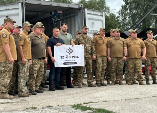 See photo Нацгвардійці отримали мобільний шиномонтажний комплекс Big Locker!
