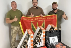 Ще більше фото Передали інструменти для 40-ої окремої артилерійської бригади