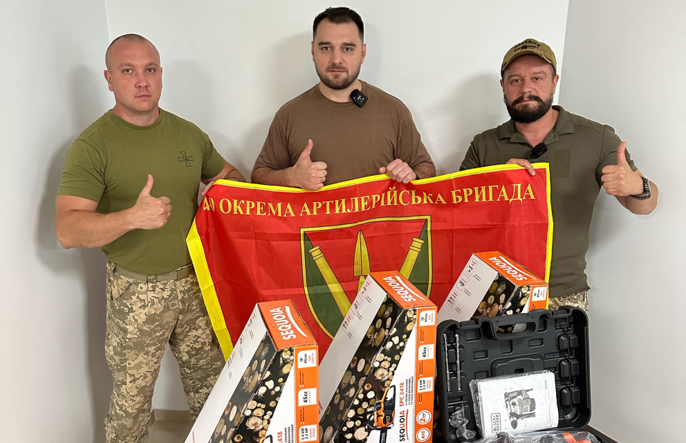 Дивитись фото Передали інструменти для 40-ої окремої артилерійської бригади
