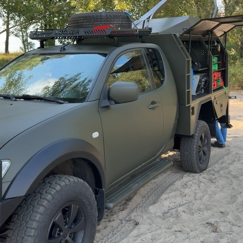 More photos Mobile repair shop Locker for military unit A4742