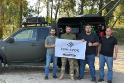 Ще більше фото Передали мобільну ремонтну майстерню Locker для "Яструбів" 411-го окремого полку